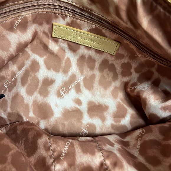 B Makowsky soft leather Beige large shoulder bag with Silver tone Hardwares. - Picture 11 of 13